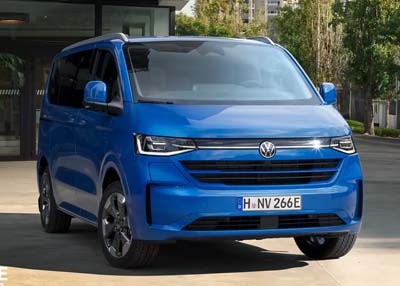 Der neue VW Caravelle in blau bei Carschnapper